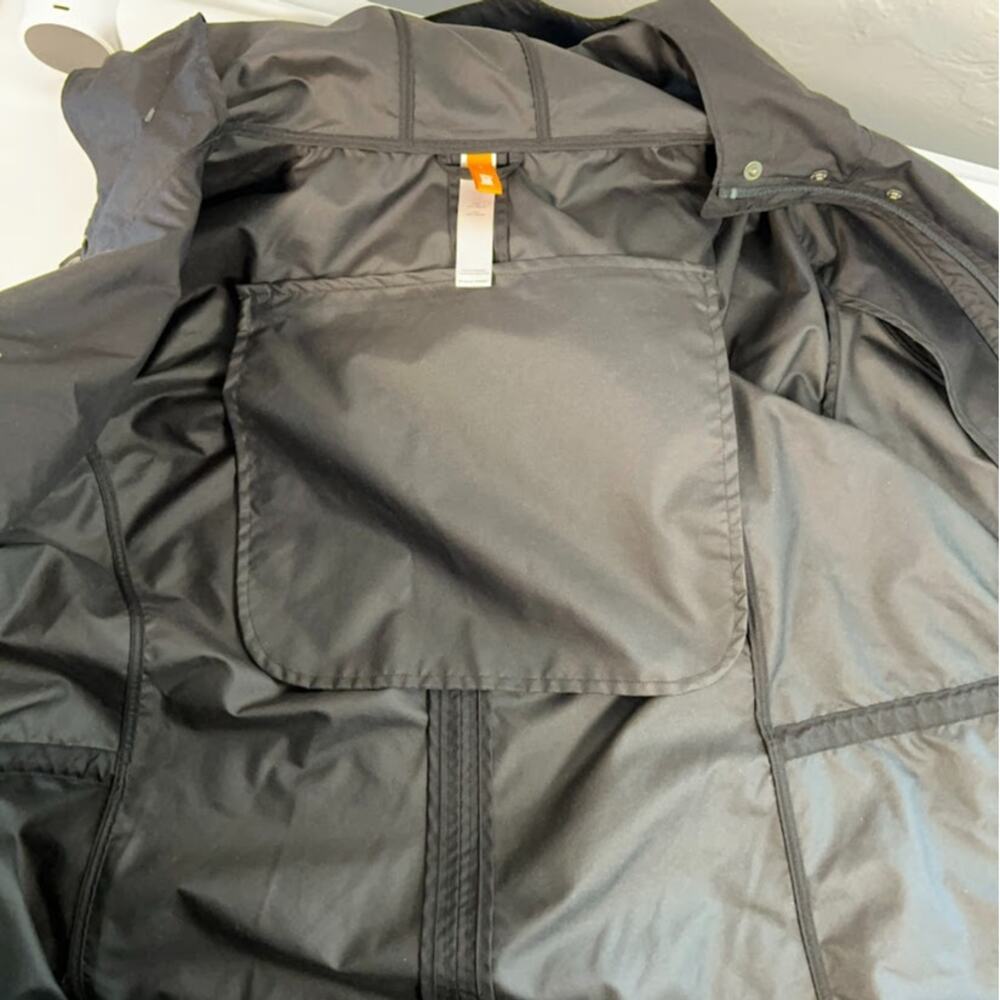 Lucy Packable Hooded Jacket Black Lightweight Windbreaker L Outdoors Active - Picture 6 of 12